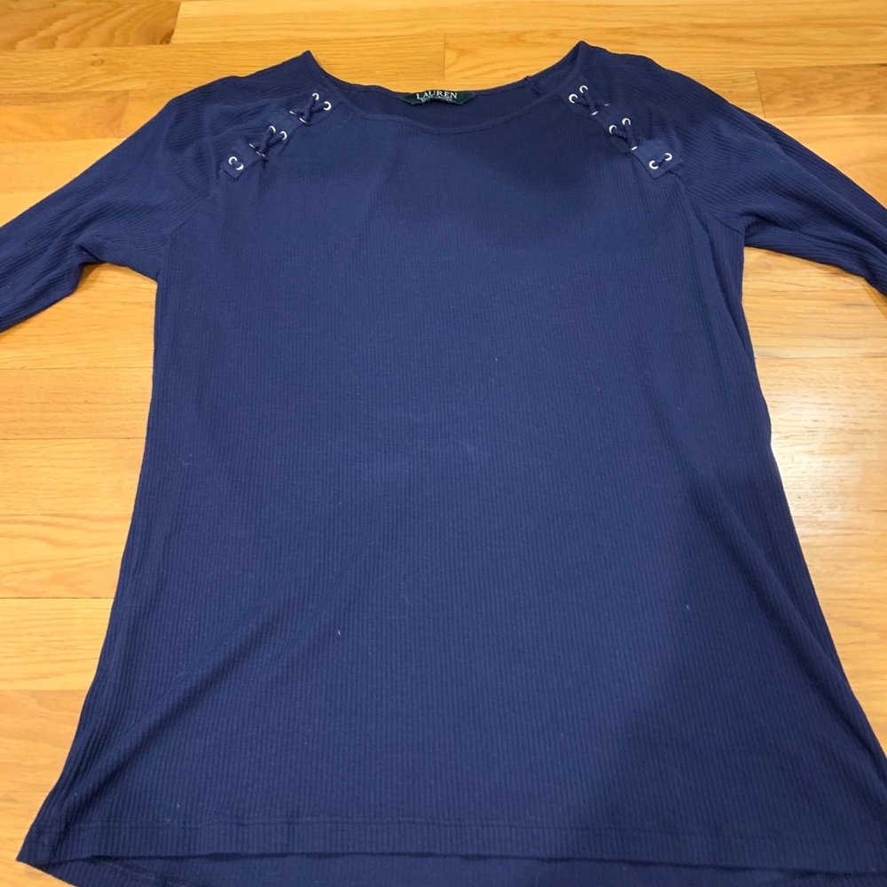 blue 3/4 sleeve shirt 💙